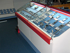 Оснащение салонов сотовой связи под ключ